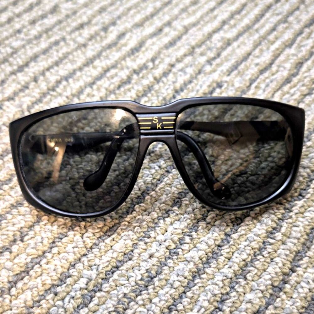 Bill Pancoel Men's Rectangle Sunglasses Black Plastic Frame Gray Tinted Lens